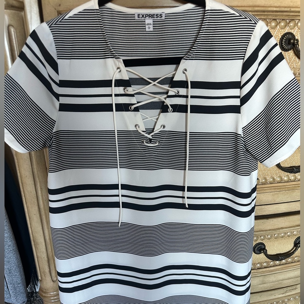 Express Women Short sleeve Lace-Up Dress Black and White Striped Size Small